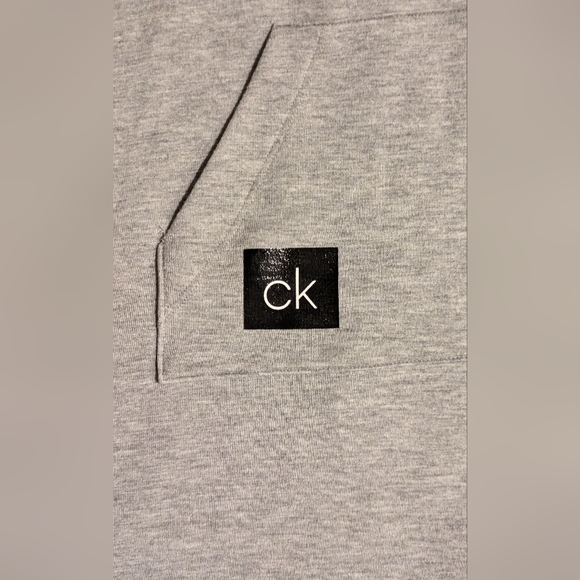 Calvin Klein Dress with pockets & hood - Picture 4 of 9